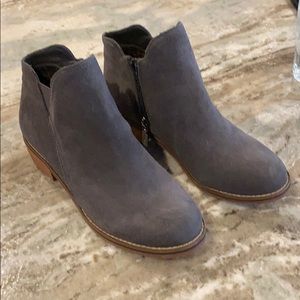 Blonde waterproof booties